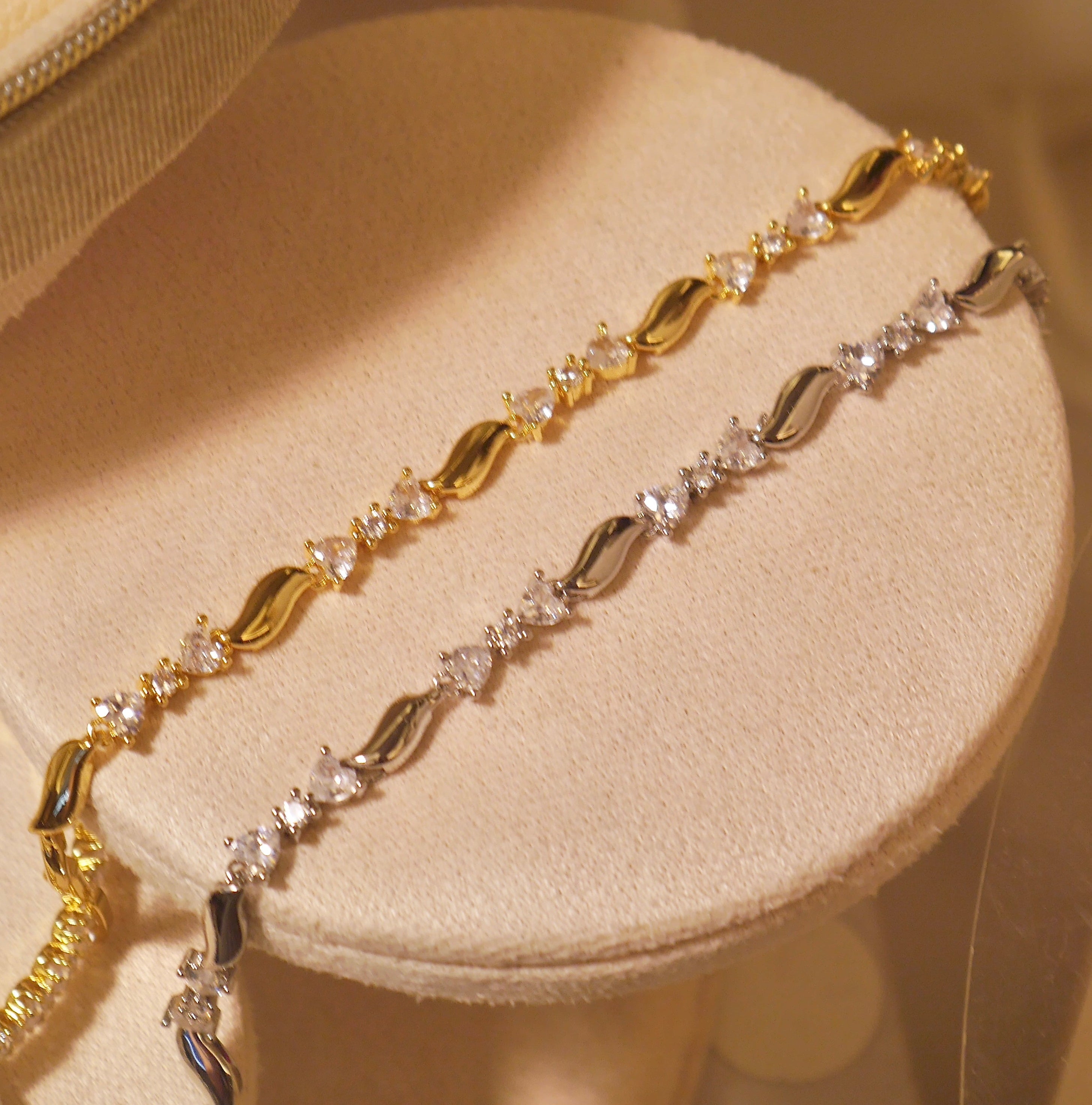 CUBIC RIBBON BRACELET