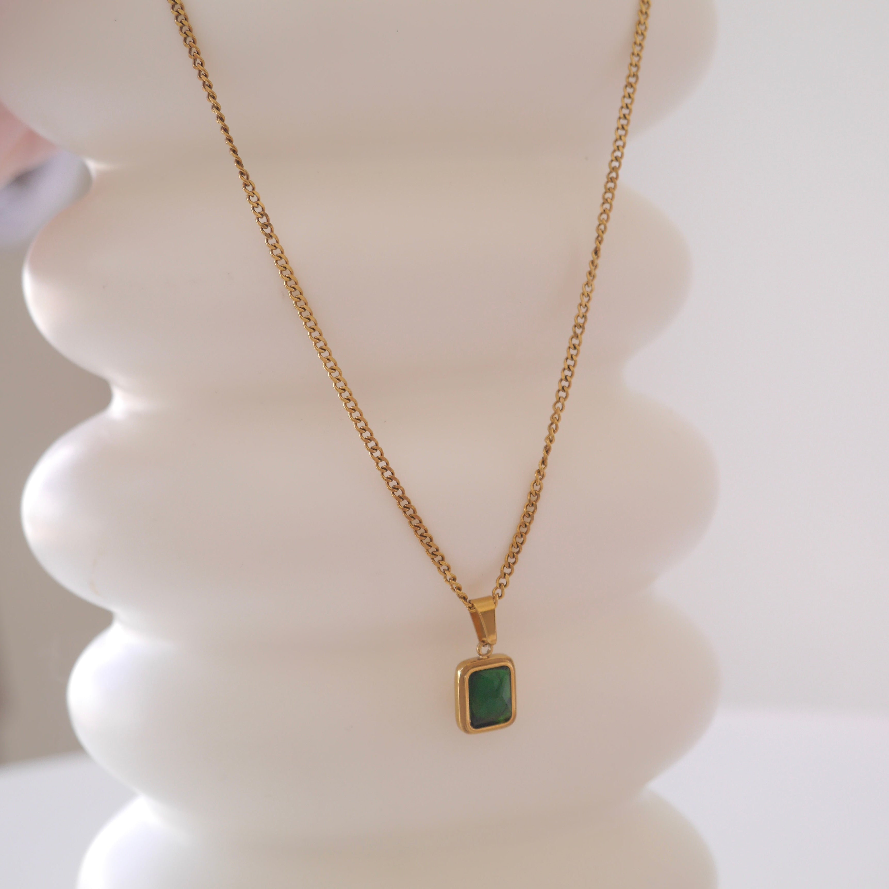 VERDE CHARM NECKLACE