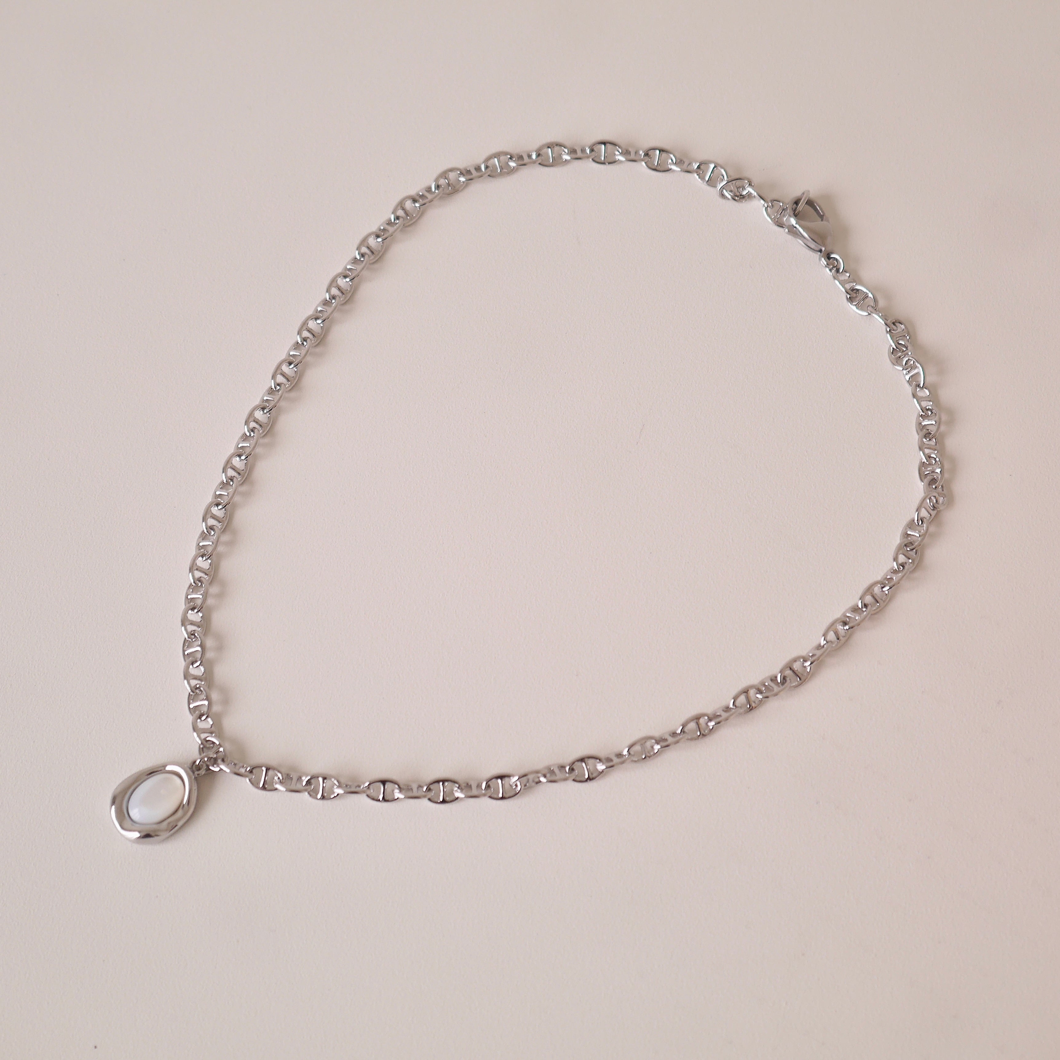 GRETHA PEARL NECKLACE