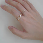 Load image into Gallery viewer, CROSS KNOT RING
