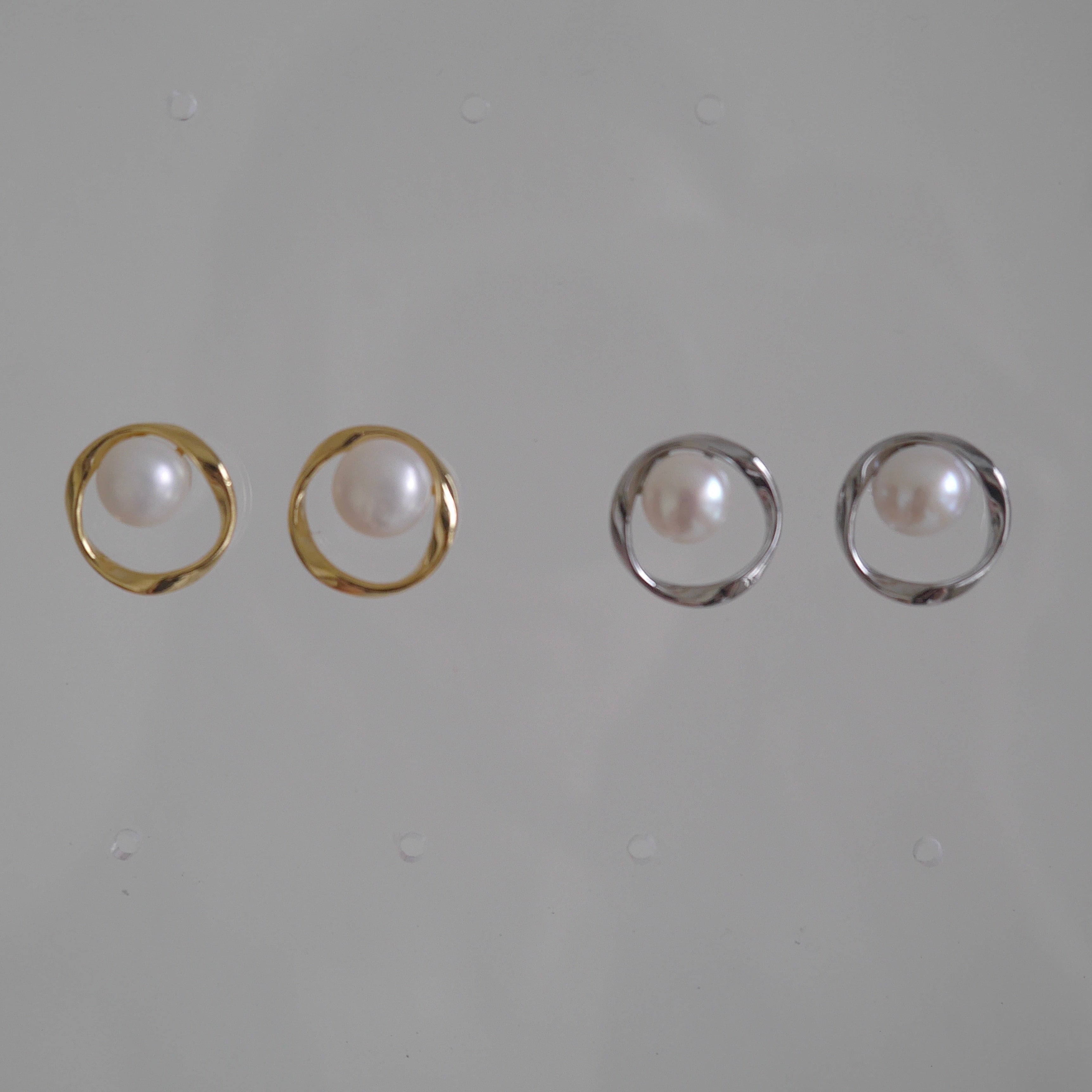 LUNA PEARL STUD EARRINGS