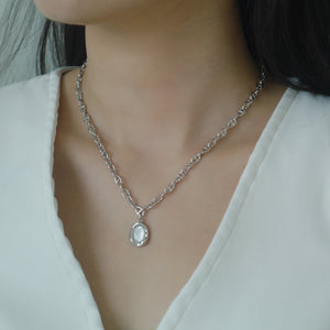 GRETHA PEARL NECKLACE