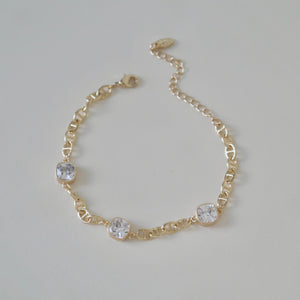 JENNIE STATEMENT BRACELET