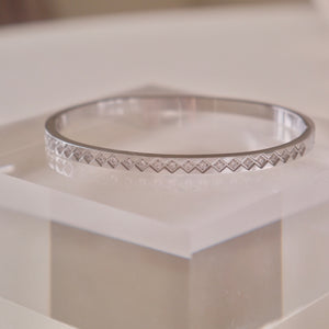 SILVARA BANGLE