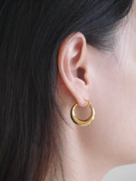 Load image into Gallery viewer, GOLD HOOP EARRINGS
