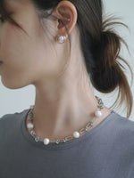 Load image into Gallery viewer, LUNA PEARL STUD EARRINGS
