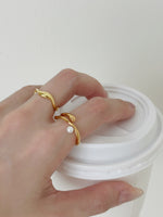 Load image into Gallery viewer, CALLA WAVE RING
