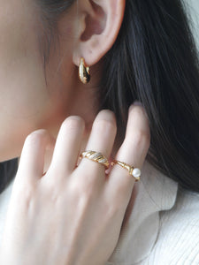 RENA TWISTED RING