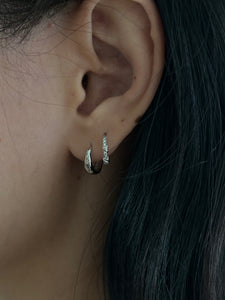MAUVE HUGGIE HOOPS