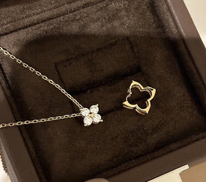 CLOVER CRYSTAL PENDANT NECKLACE