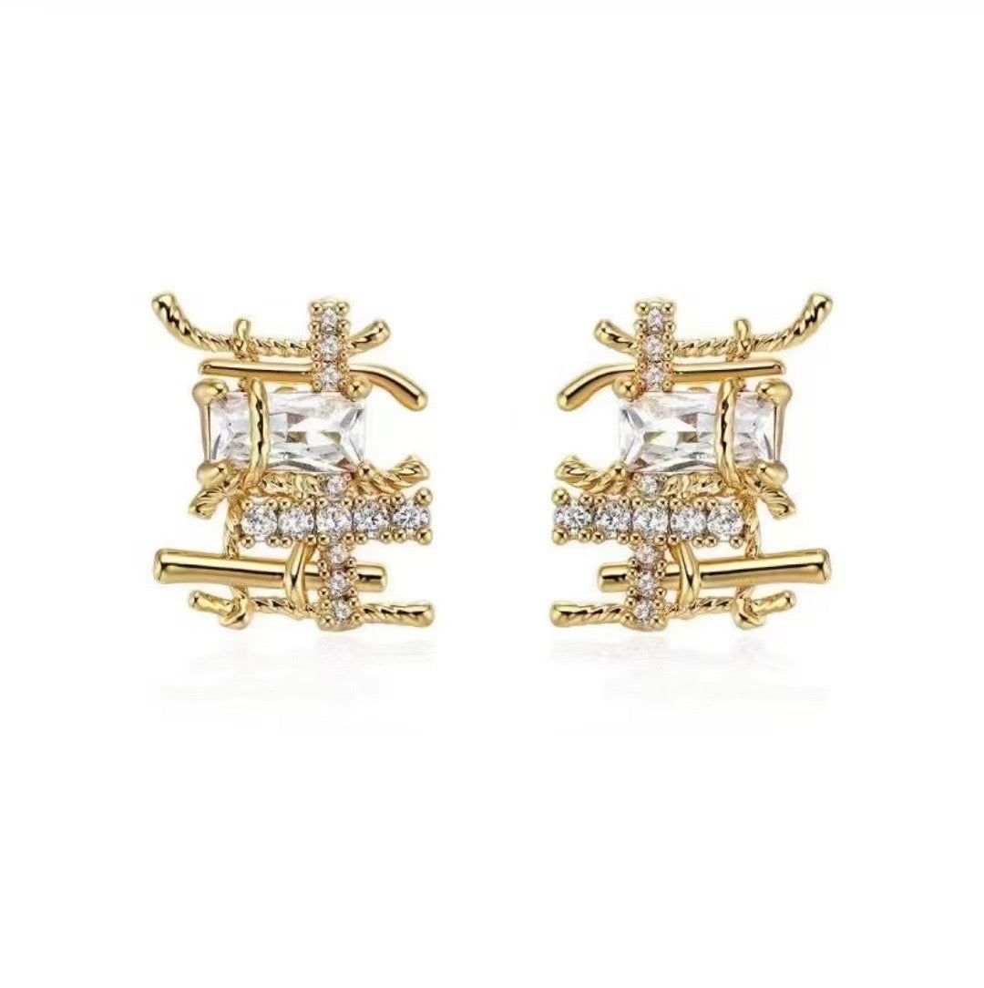 AMELIA GRID STUD EARRING