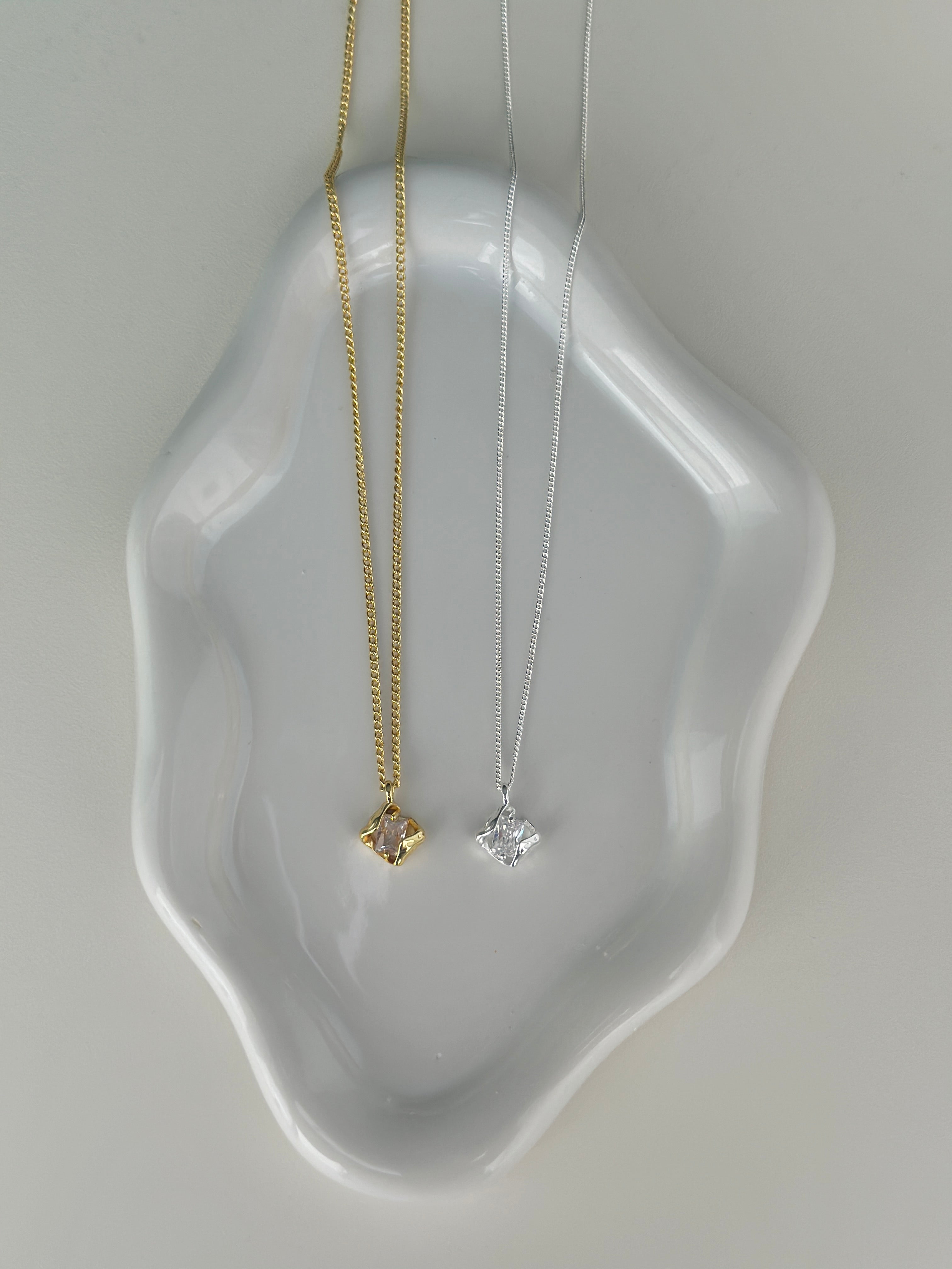 LUCIE ZIRCON PENDANT NECKLACE