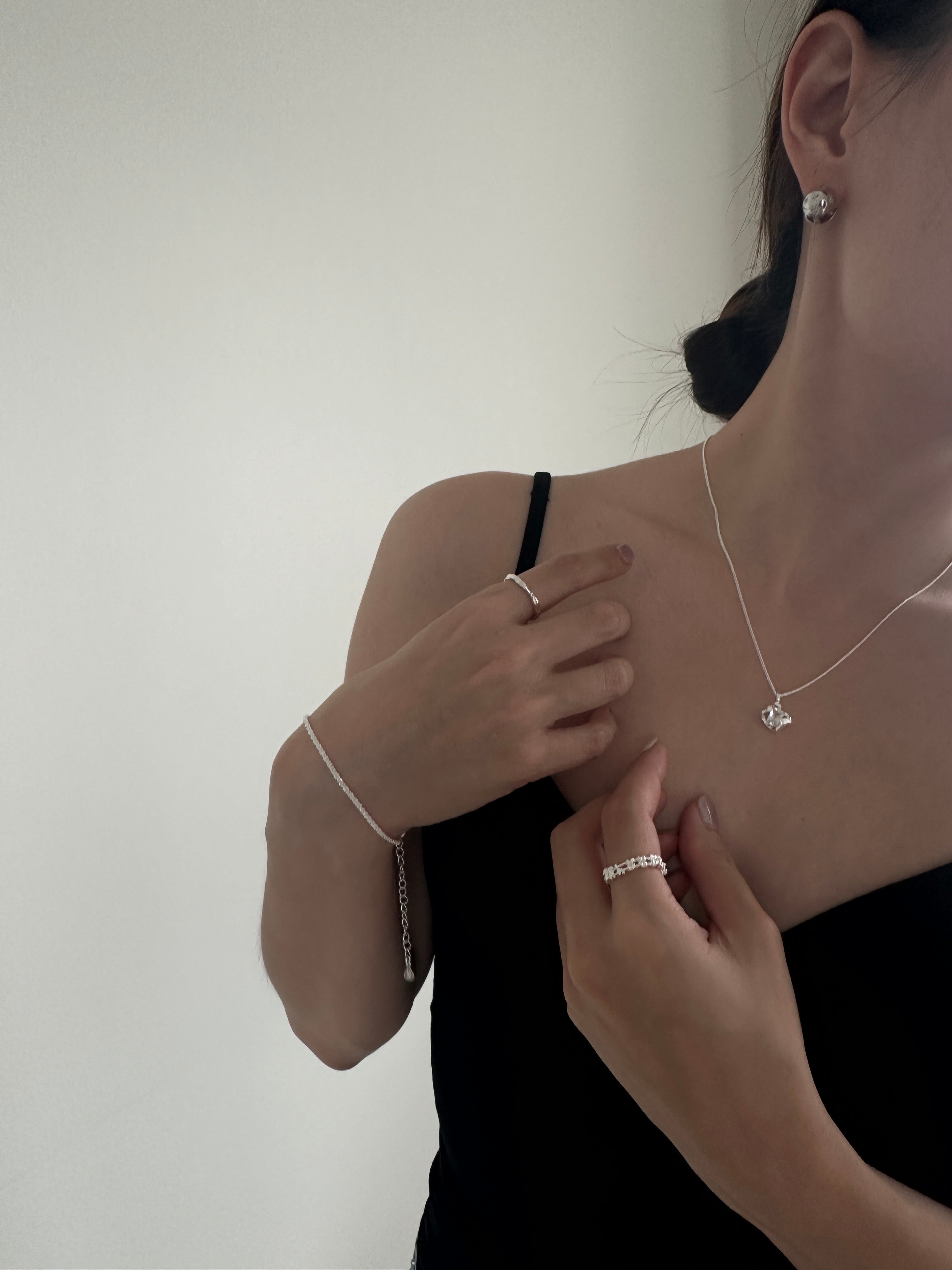 LUCIE ZIRCON PENDANT NECKLACE