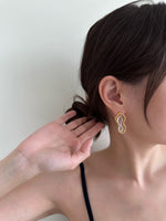 Load image into Gallery viewer, ELOISE GEOMETRIC EARRING
