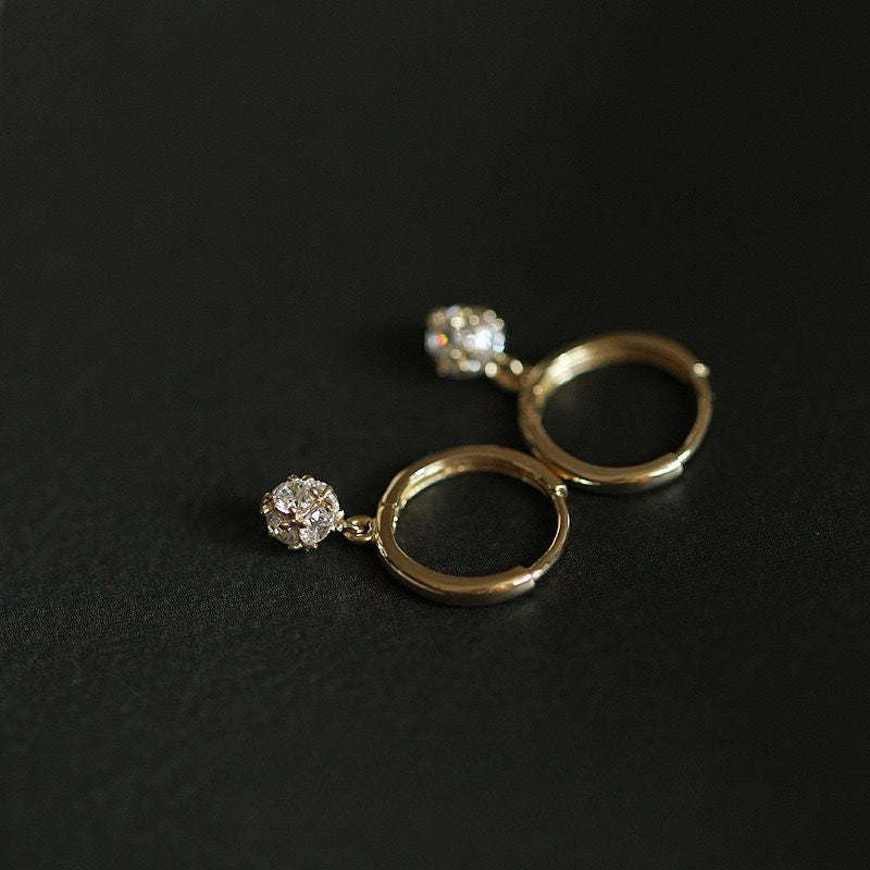 ELORA DAINTY HUGGIE HOOPS