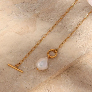 SOLEIL TOGGLE PEARL NECKLACE