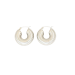 Load image into Gallery viewer, ORO WAVE HOOP EARRINGS
