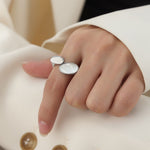 Load image into Gallery viewer, OVAL SIGNET PEARL RING
