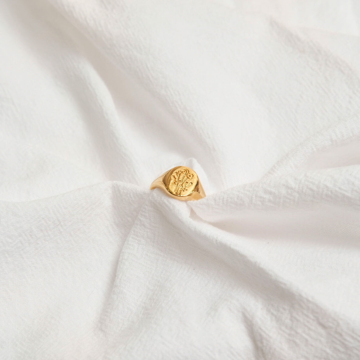 FLOWER SIGNET RING