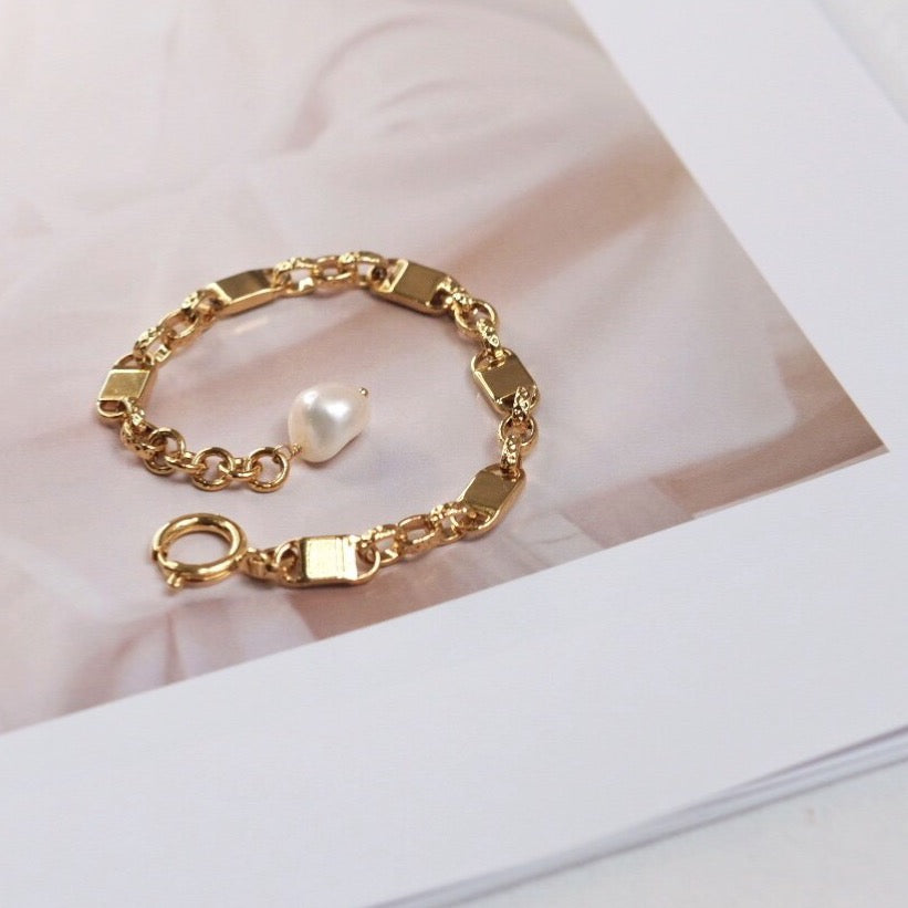 TIARA PEARL BRACELET