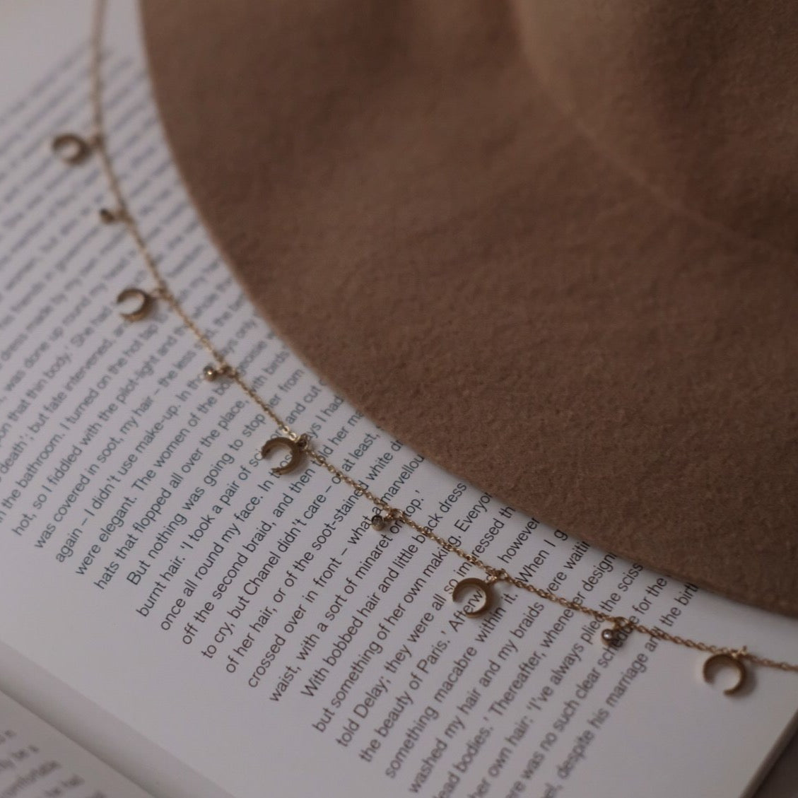 LUNA NECKLACE